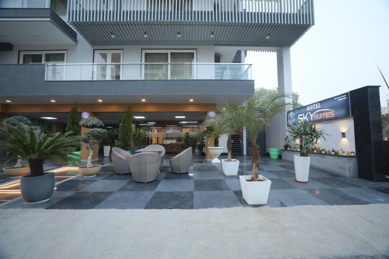 Sky Suites Гургаон Екстериор снимка