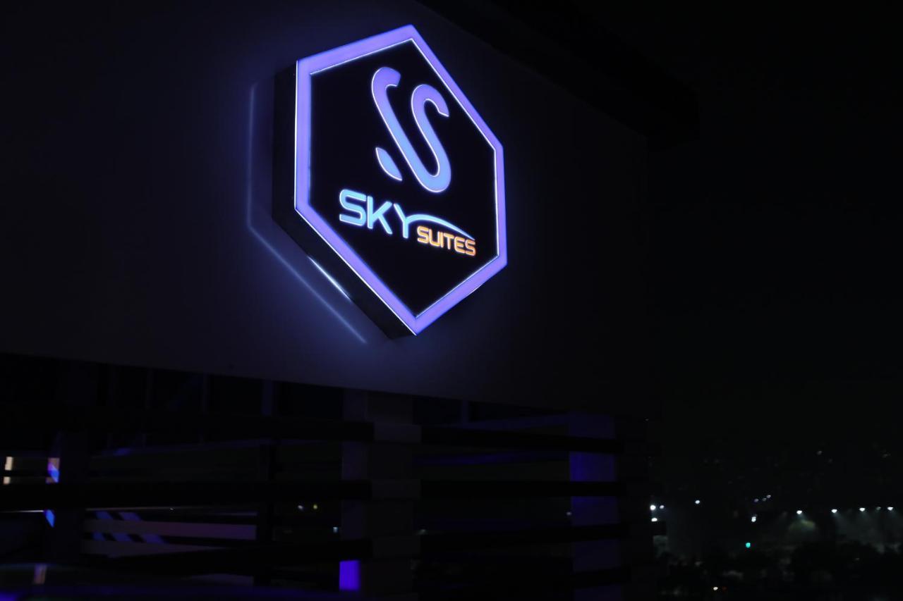 Sky Suites Гургаон Екстериор снимка