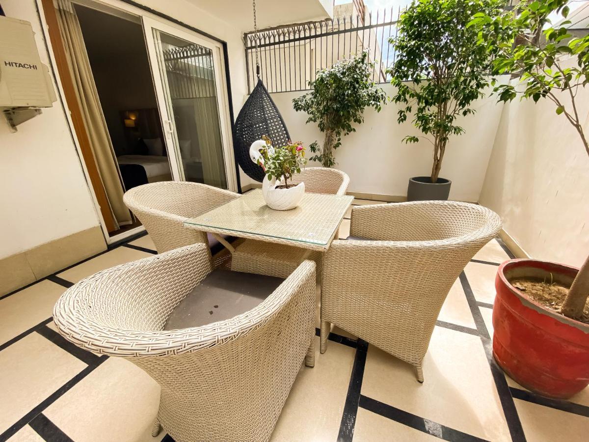 Sky Suites Гургаон Екстериор снимка