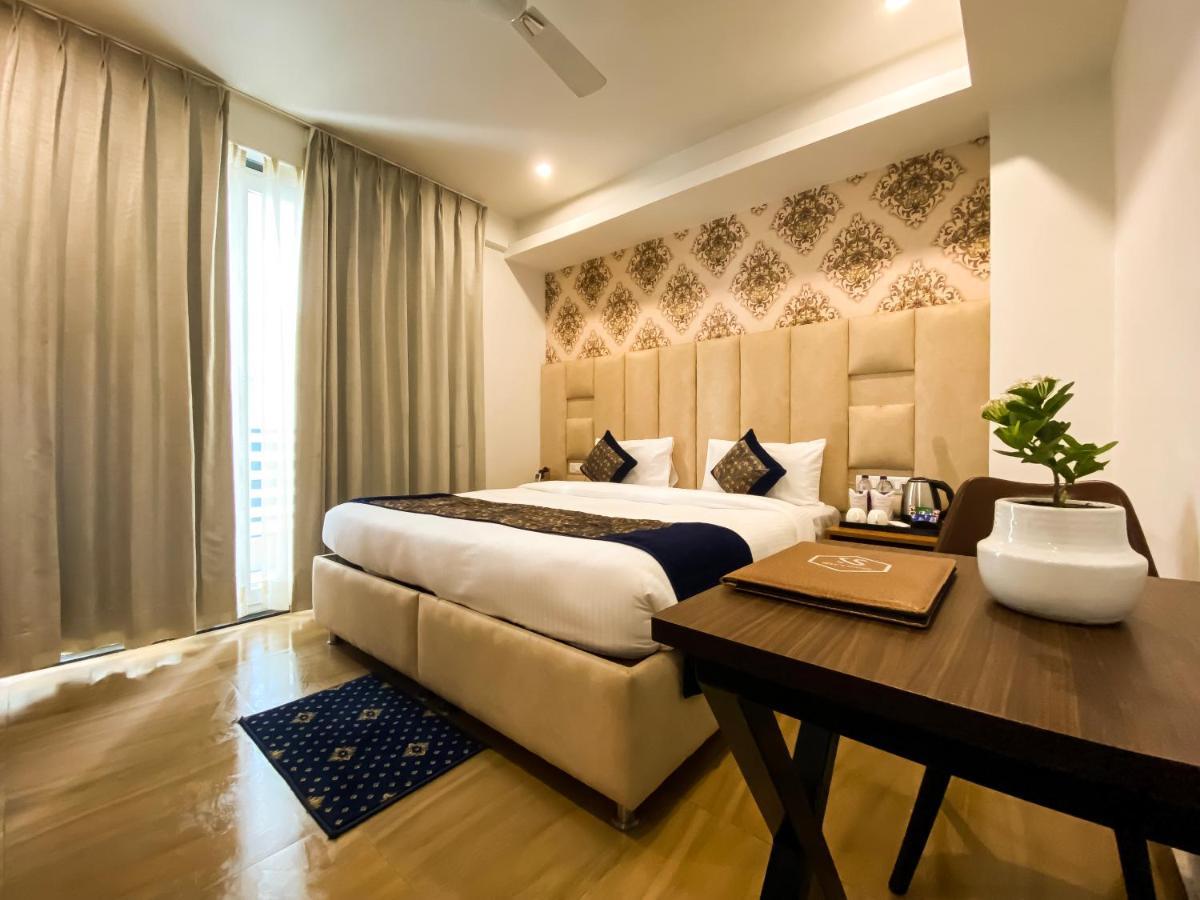 Sky Suites Гургаон Екстериор снимка