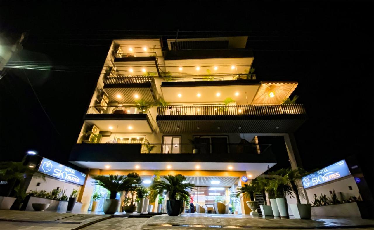 Sky Suites Гургаон Екстериор снимка