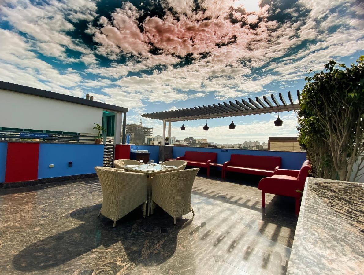 Sky Suites Гургаон Екстериор снимка