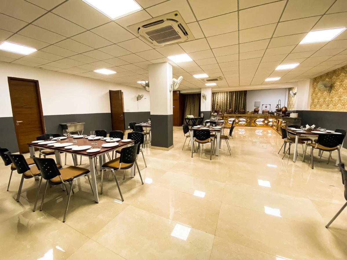 Sky Suites Гургаон Екстериор снимка