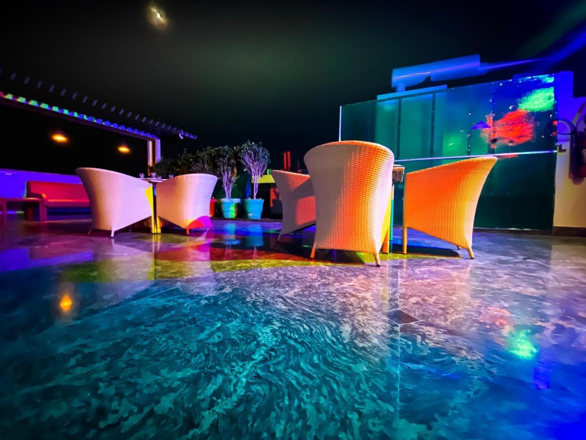 Sky Suites Гургаон Екстериор снимка