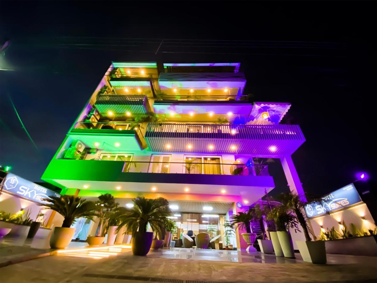 Sky Suites Гургаон Екстериор снимка