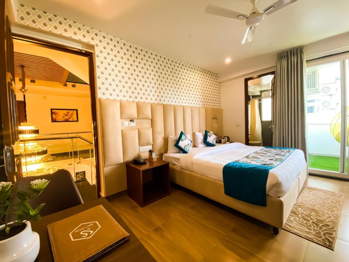 Sky Suites Гургаон Екстериор снимка