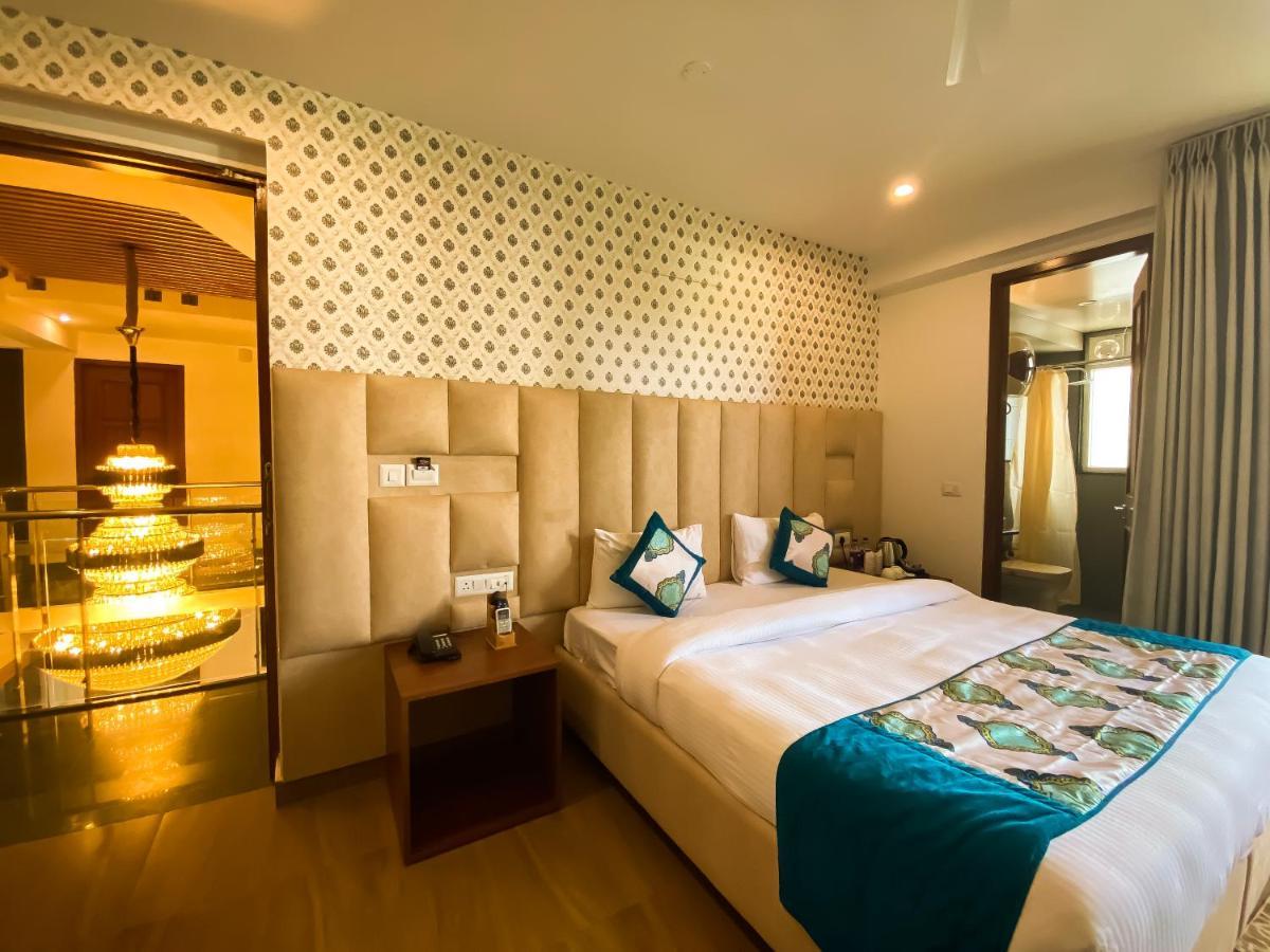 Sky Suites Гургаон Екстериор снимка