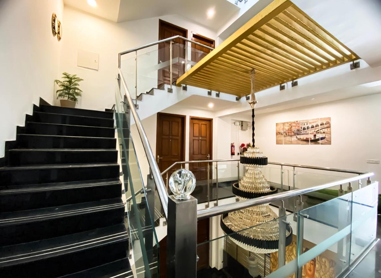 Sky Suites Гургаон Екстериор снимка