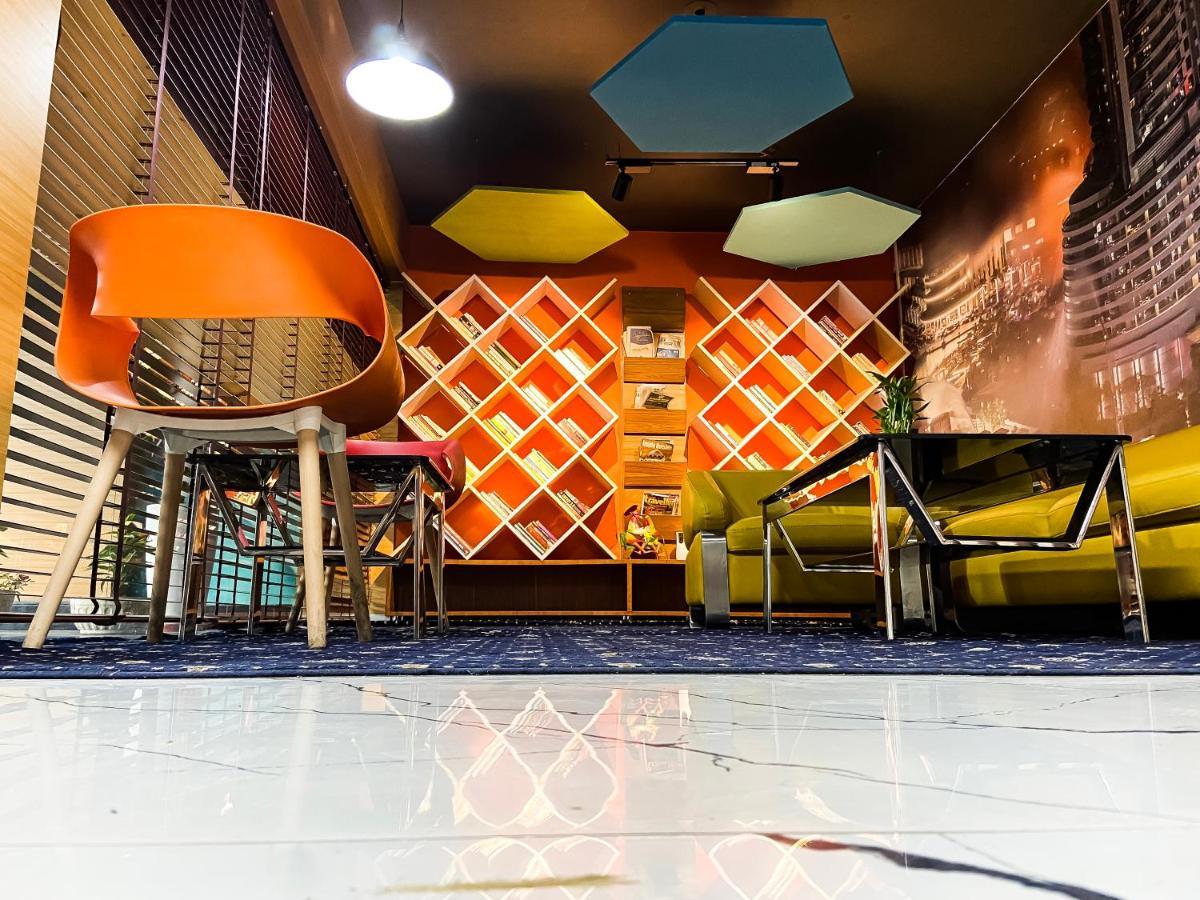 Sky Suites Гургаон Екстериор снимка